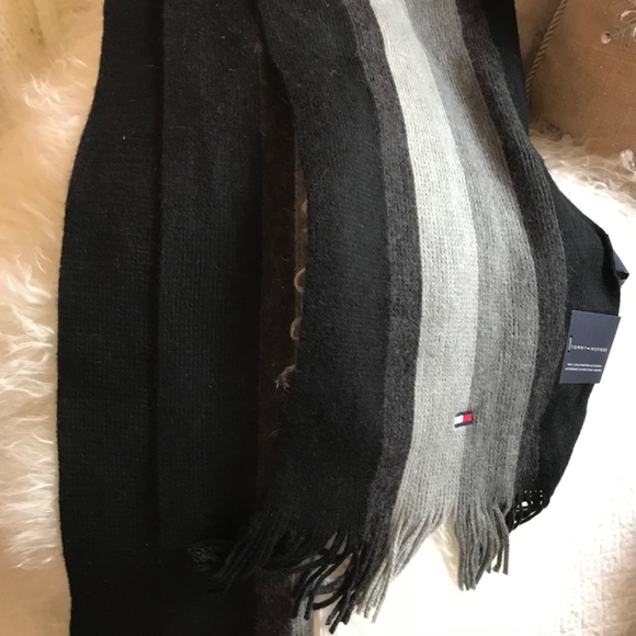 Tommy Hilfiger hat and scarf (unisex) - Picture 2 of 4